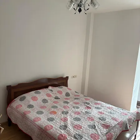 Dianet Kalanxhi Apartament Pogradec